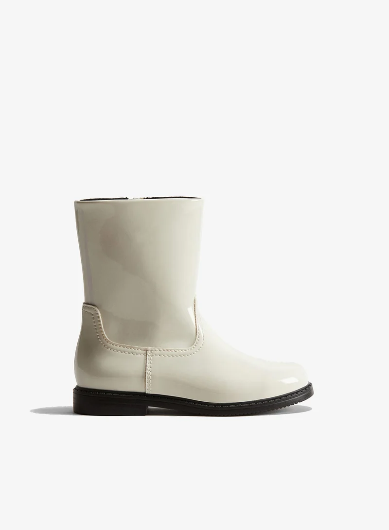 اتش اند ام أحذية براءة اختراع