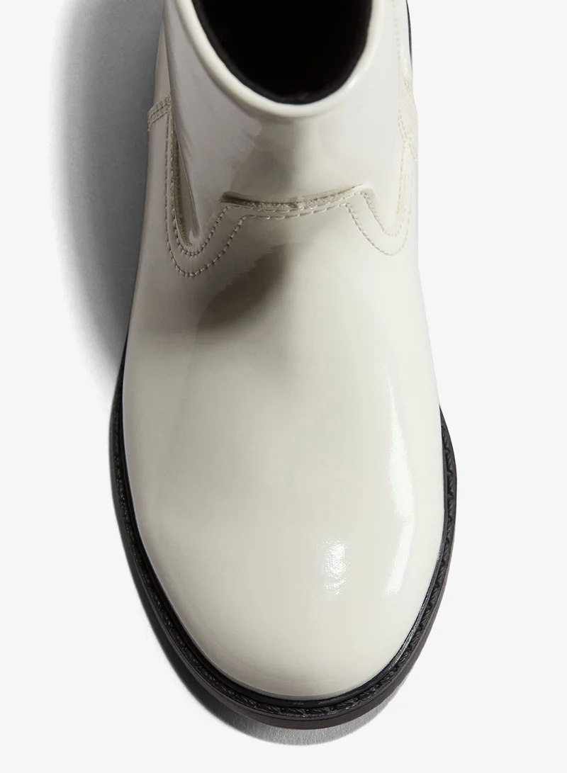 اتش اند ام أحذية براءة اختراع