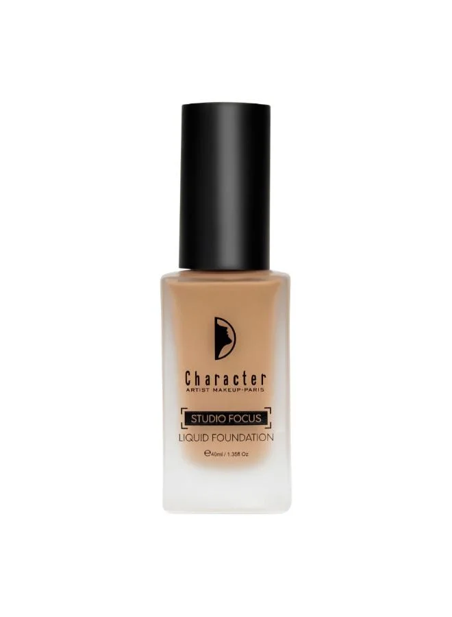 Character Studio Focus Liquid Foundation
