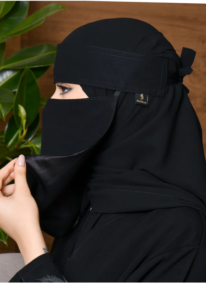 HAWRAA ABAYA A short niqab with a silk lining with one elastic and a tie closure