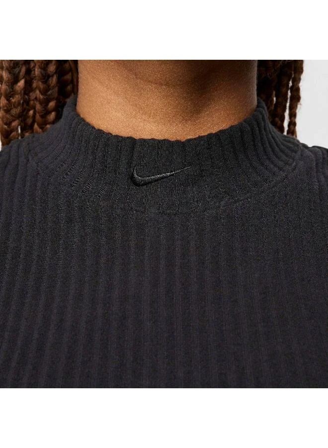 Nike Women's Sportswear Chill Crop Top