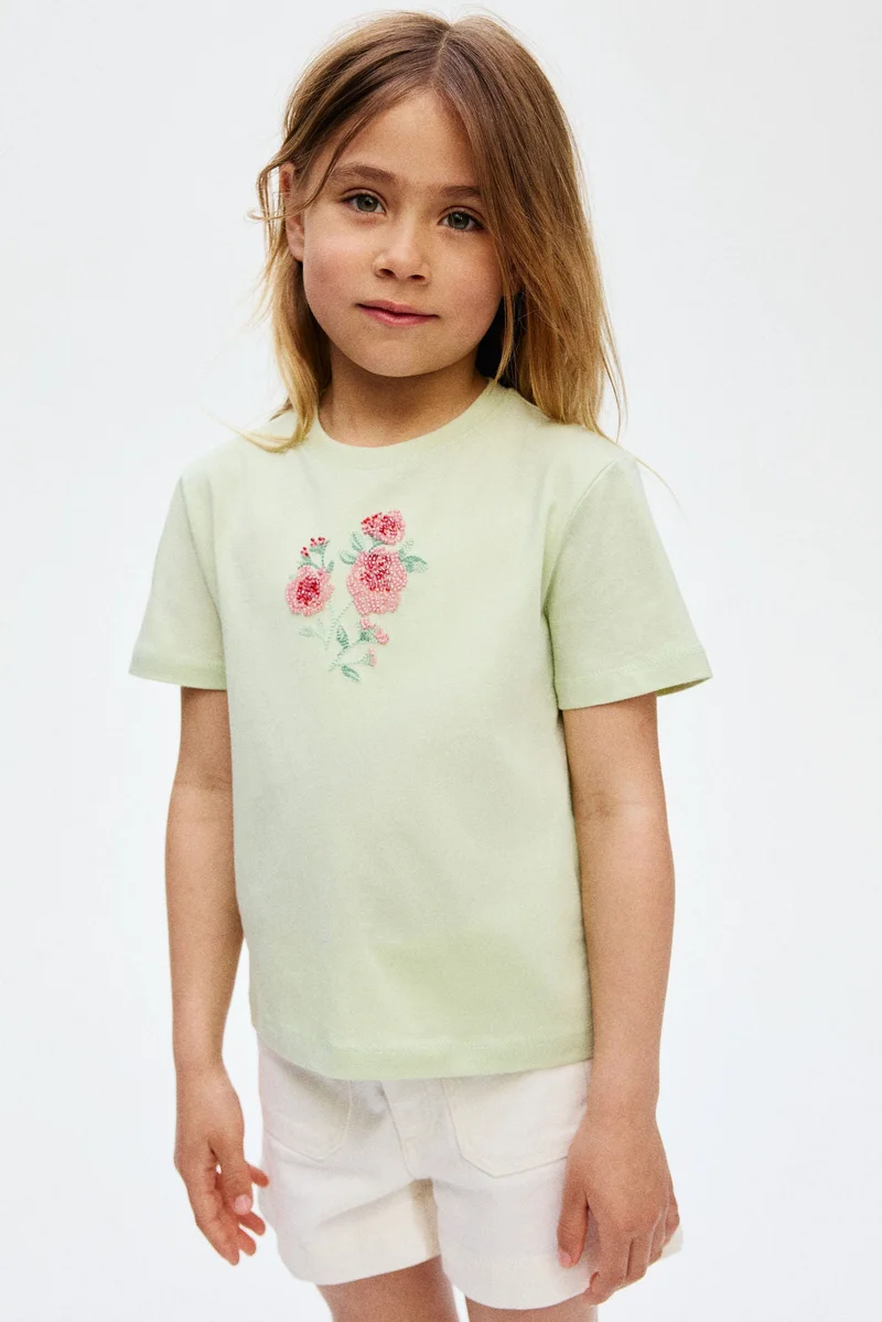 اتش اند ام تي-شيرت بتفاصيل مزخرفة