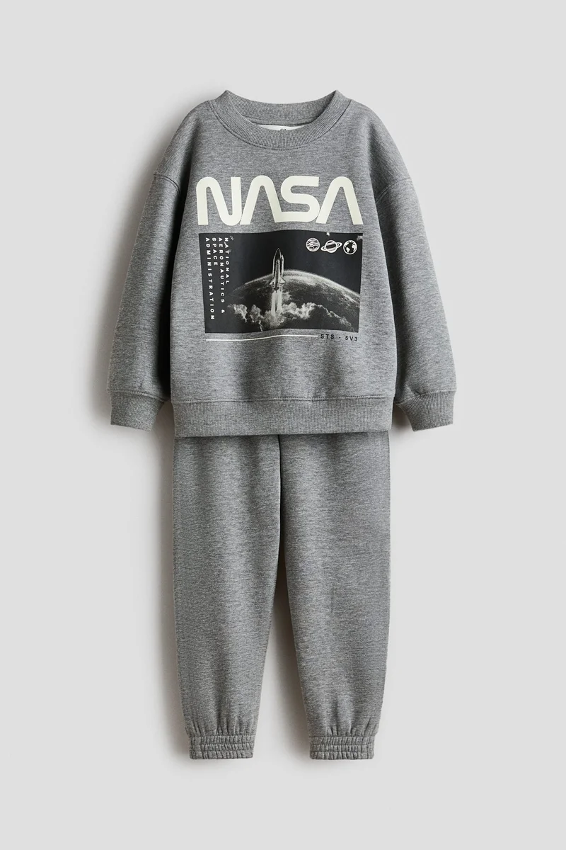 H&M 2-piece sweatshirt and joggers set