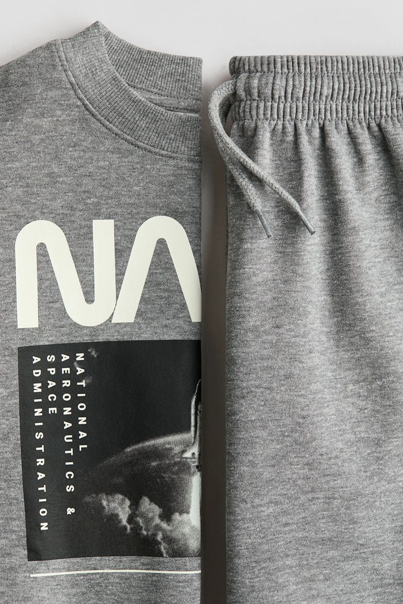 H&M 2-piece sweatshirt and joggers set