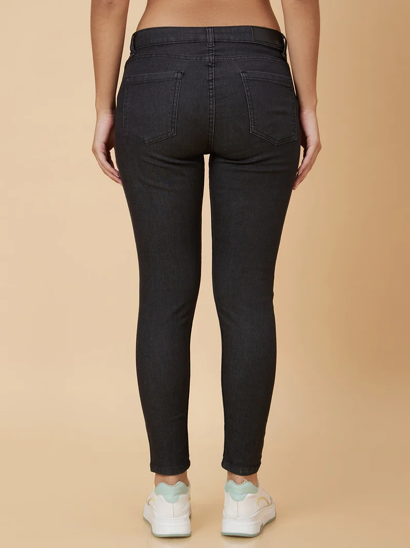 globus Women Black Skinny Fit Stretchable Jeans