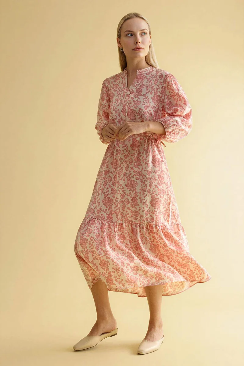 ديفاكتو A Cut Flap Collar Printed Dress