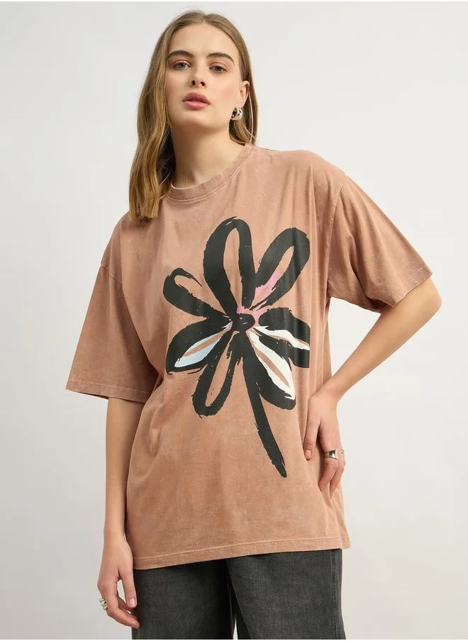 ستايلي Graphic Print Round Neck Oversized T-Shirt