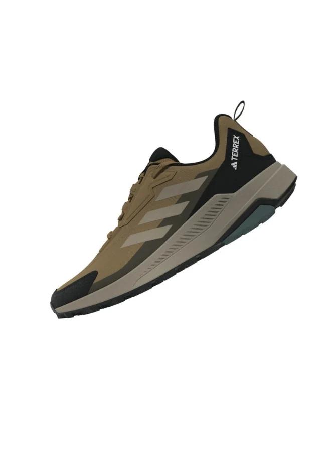 adidas حذاء تيريكس أنيلاندر للرجال بني للمشي لمسافات طويلة