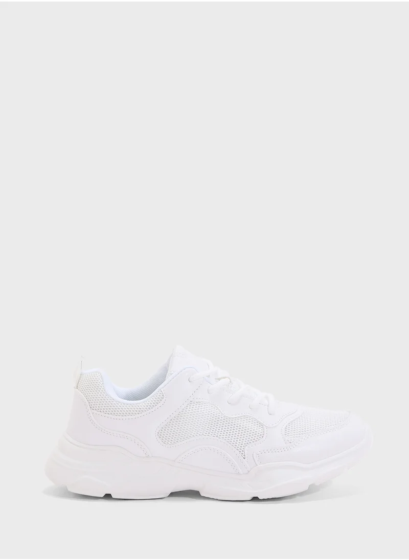 جينجر Lace Up Sneaker