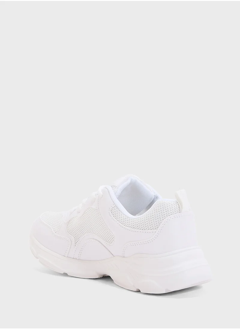 جينجر Lace Up Sneaker