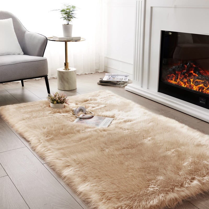SERISSA Soft Fluffy Area Rug Beige Faux Sheepskin Fur Rug Shaggy Rug for Bedroom Floor Fuzzy Carpet for Living Room 4x6 Feet