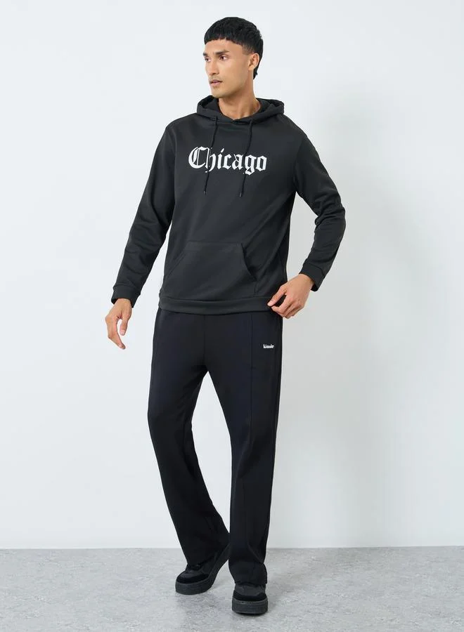 ستايلي بنطال جوغرز فضفاض بتفاصيل مُطرزة