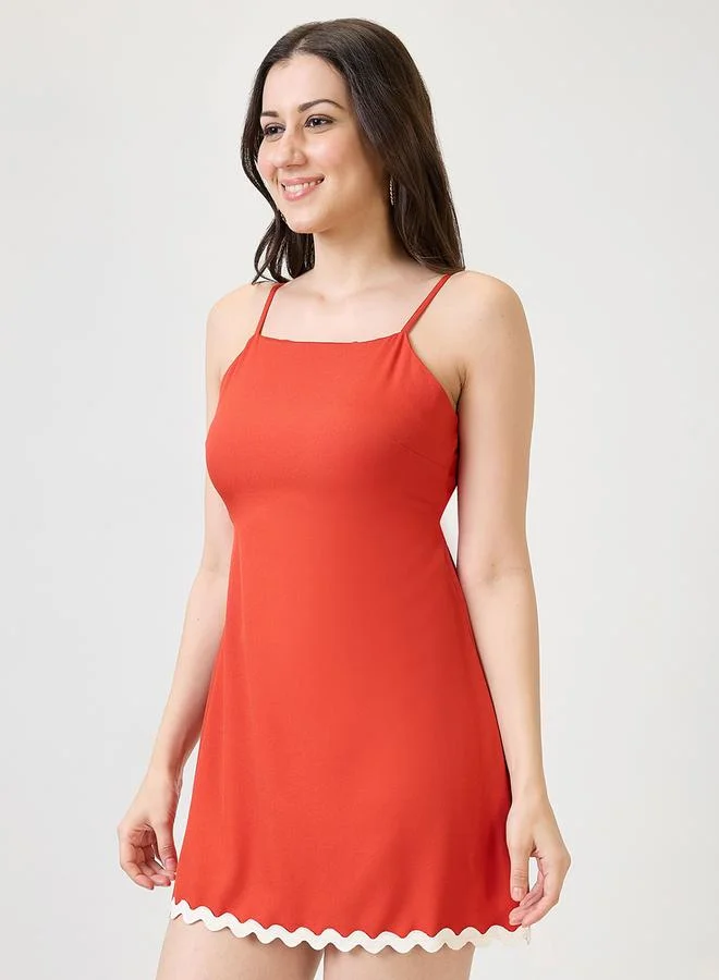 جلو باص فستان قصير بحمالات ورباط خلفي