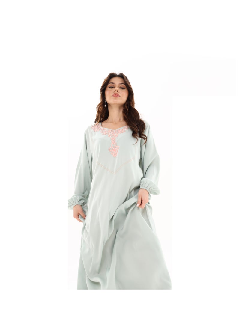 جلابية نسائية فاخرة مطرزة أنيقة - Image 3