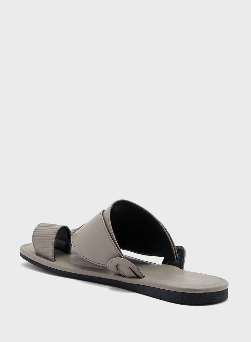 روبرت وود صنادل عربية تقليدية - Image 3