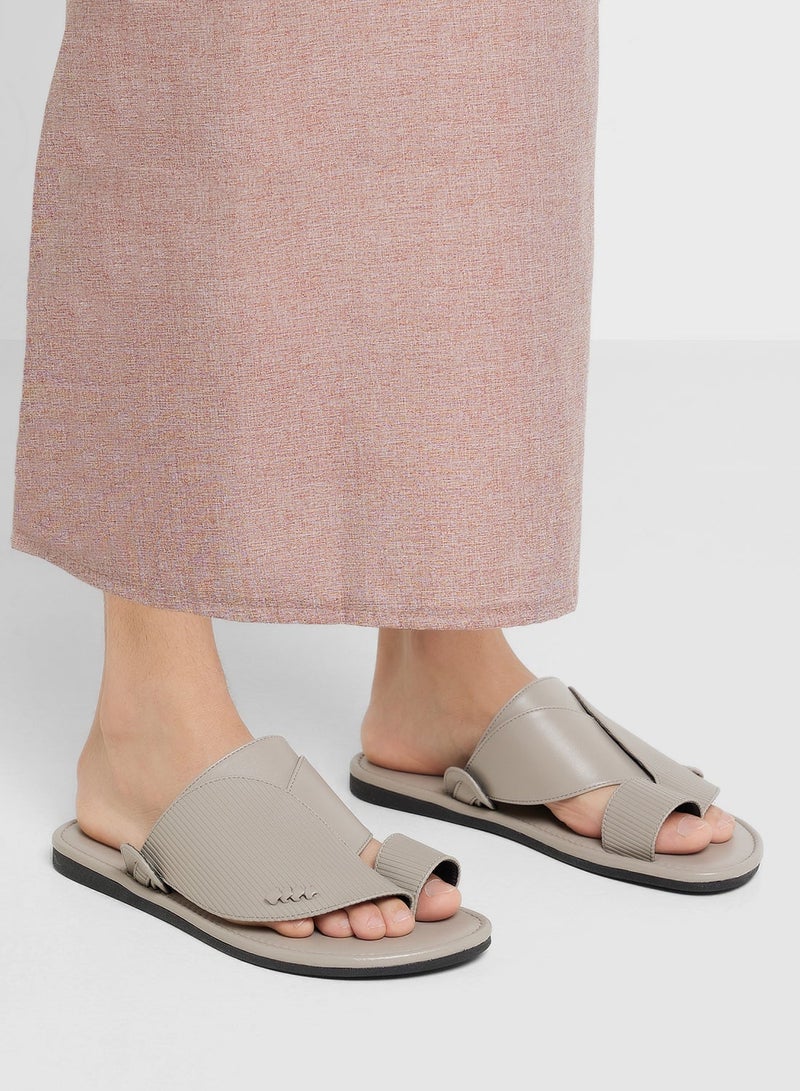 روبرت وود صنادل عربية تقليدية - Image 5