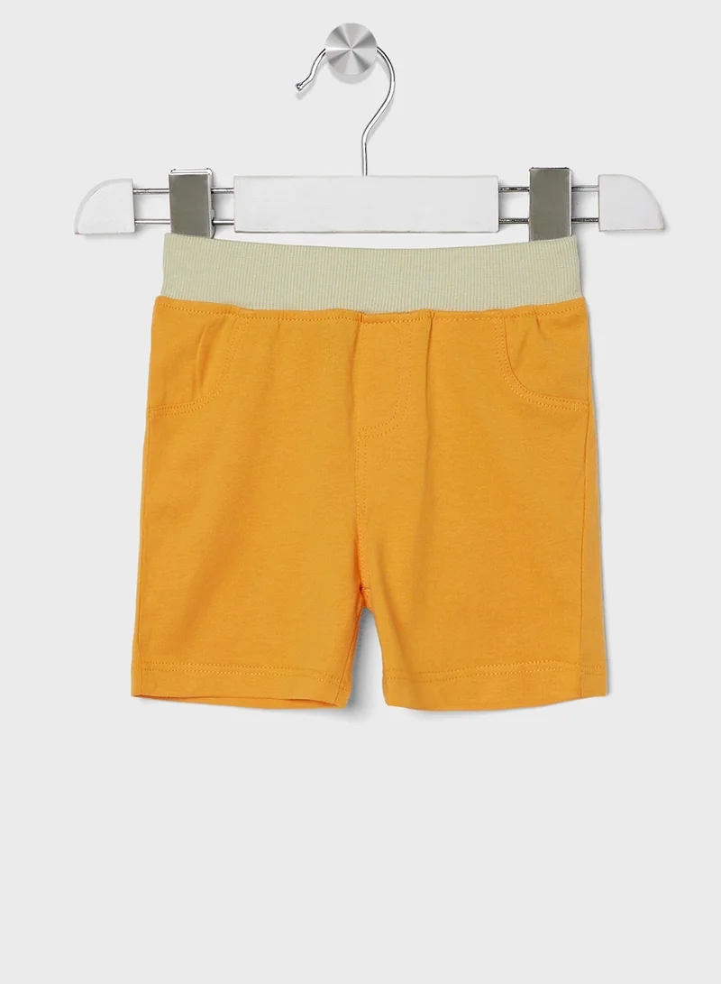 GUESS Infant Logo T-Shirt & Jersey Shorts Set