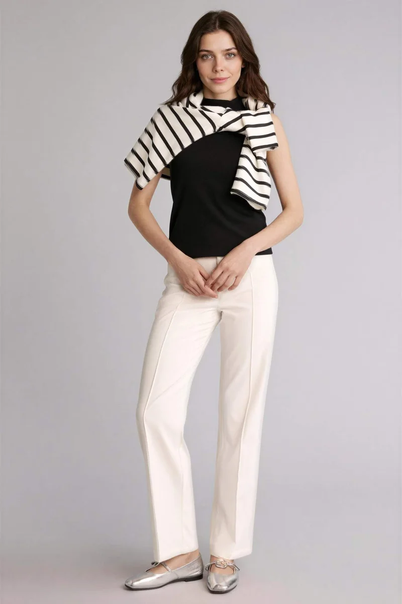 ديفاكتو Slim Fit Half Turtleneck Short Sleeve Tunic