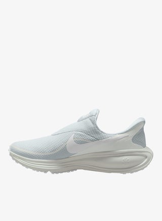 Nike Revolution 8 Easyon Trainers for Men - view 2