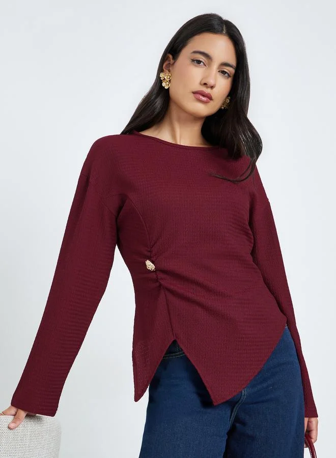 ستايلي بلوزة بارزة الملمس بتفاصيل أزرار