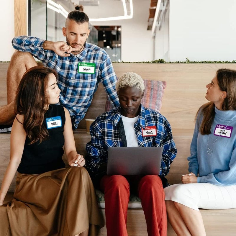 جووديرن 1 لفة 300 قطعة من ملصقات الأسماء الملونة ذاتية اللصق "مرحبًا اسمي هو" ملصقات ملصقات شخصية بخط مثقب، ملصقات ملابس، ملصقات أسماء للمدرسة والفصول الدراسية والمكتب - مرحبًا - Image 2