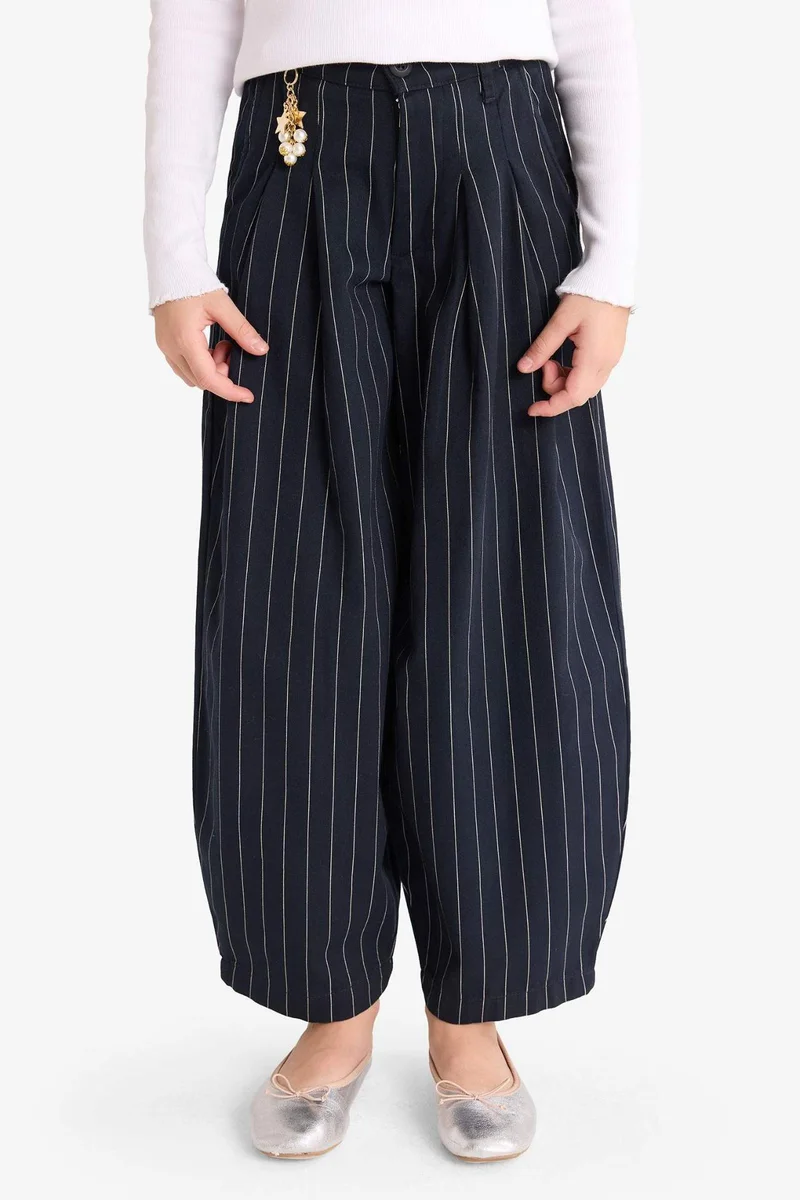 ديفاكتو Girl Baggy Fit Charm Detailed Wide Leg Gabardine Trousers