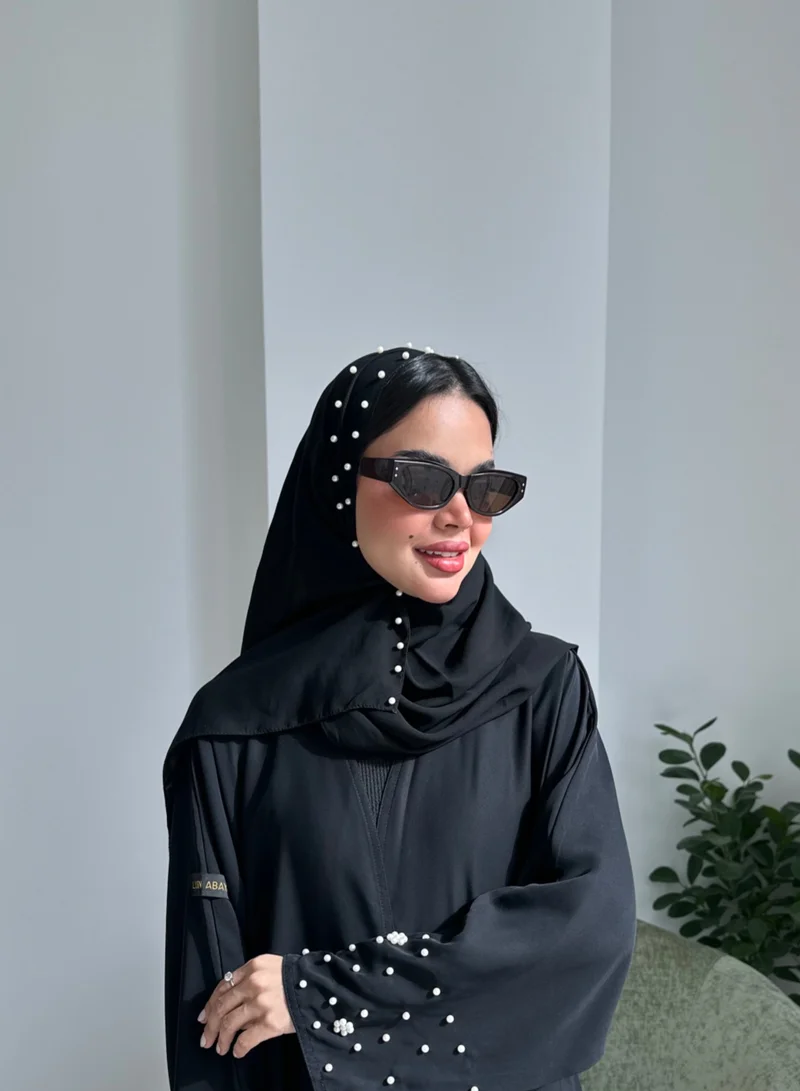 عبايات لوسين طرحة لولو بطرف طويل مزين باللؤلؤ الأبيض