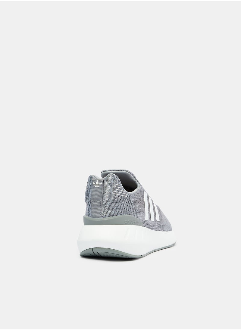 adidas Originals - SWIFT RUN 22 - Image 1