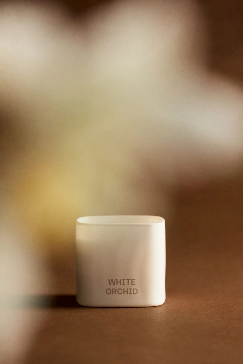 اتش اند ام شمعة معطرة في حامل زجاجي