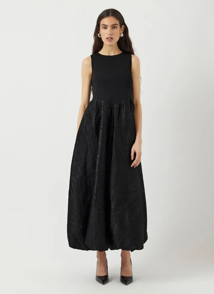 Sleeveless Crew Neck Maxi Dress