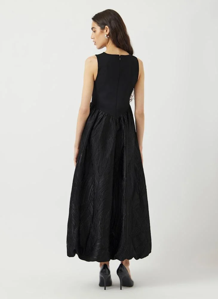 YAS Sleeveless Crew Neck Maxi Dress