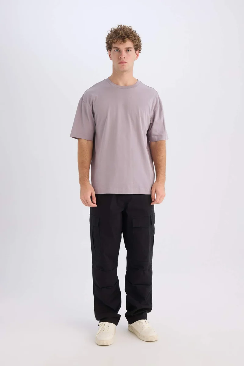 ديفاكتو Boxy Fit Crew Neck Basic Short Sleeve T-Shirt
