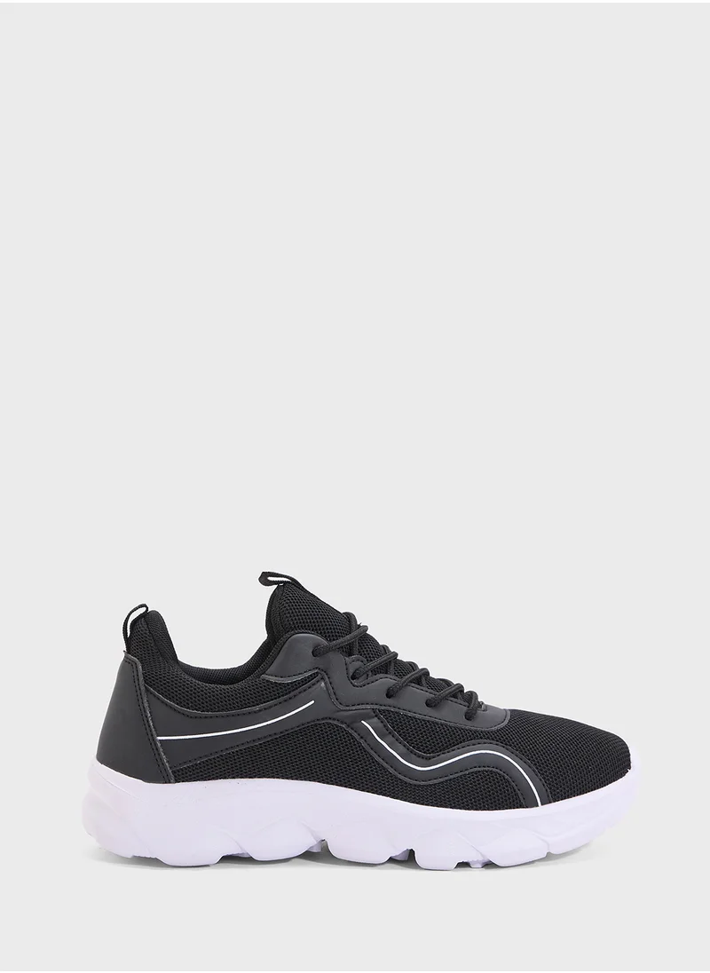 جينجر Lace Up Sneaker