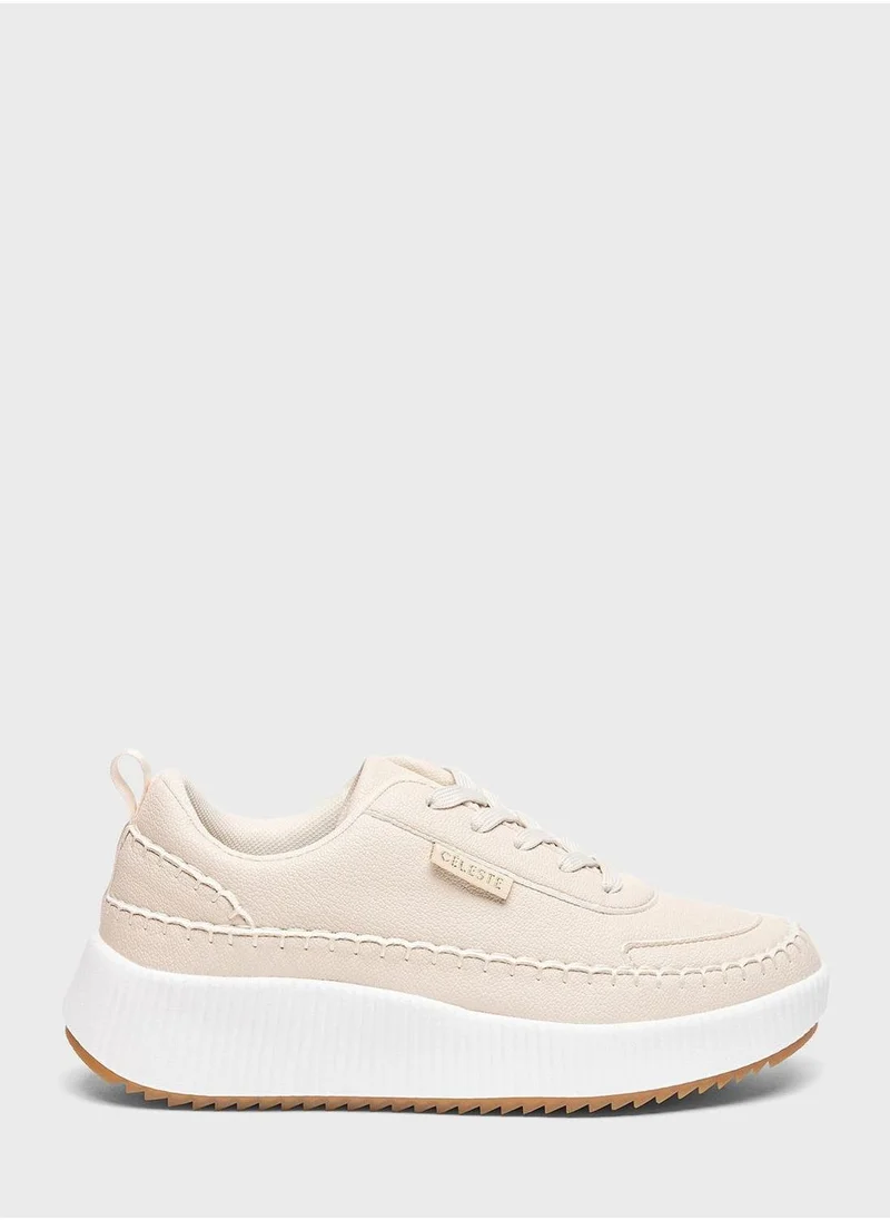 سيليست Lace Up Low Top Sneakers