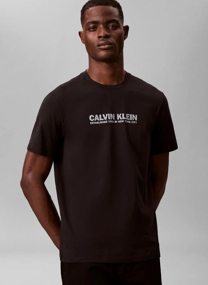 كالفن كلاين Graphic Crew Neck T-Shirt