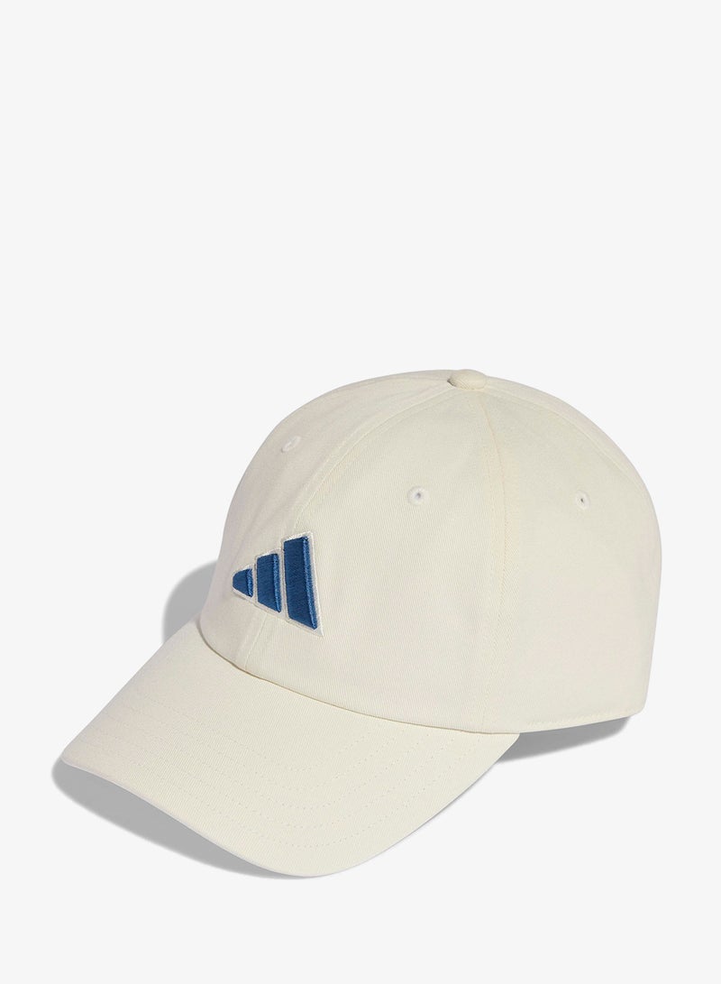 اديداس قبعة بشعار الأب بنمط متناغم - Image 1