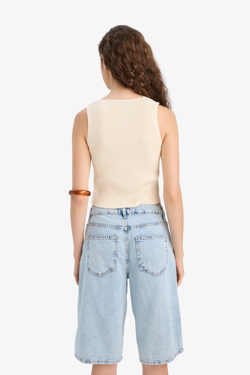 DeFacto Woman Coool Slim Fit V Neck Vest  - Image 4