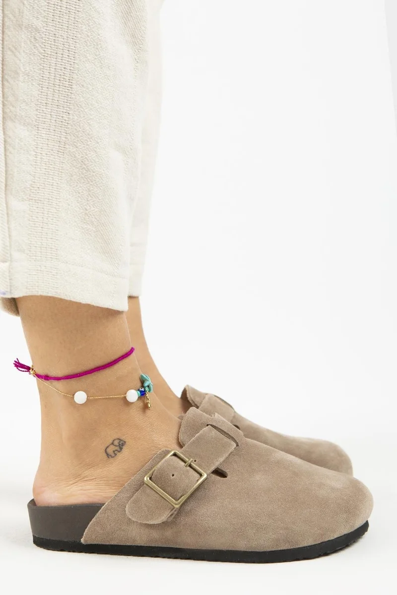 مانجيرو قباقيب مانيجيرو زيتا 2 النسائية المصنوعة من الجلد الطبيعي مع حزام وإبزيم، لون المنك