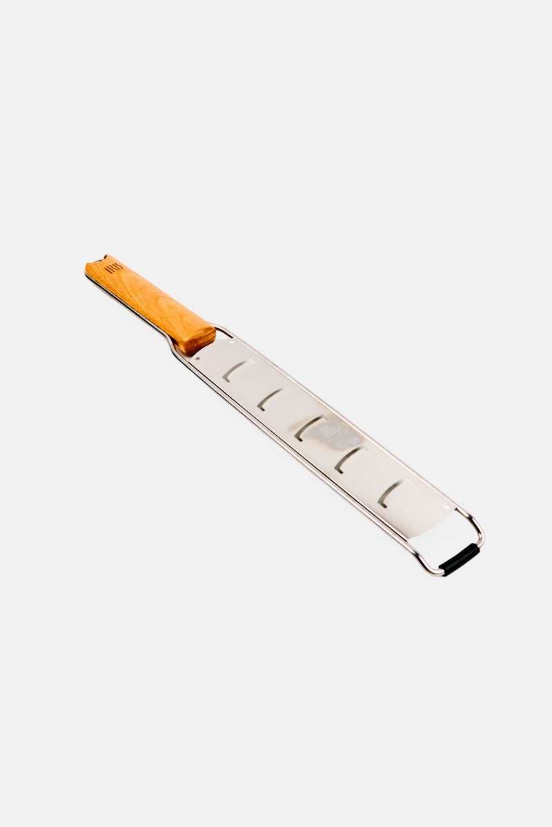 IRIS Long Strips Grater With Wooden Handle, Multicolor - Image 2