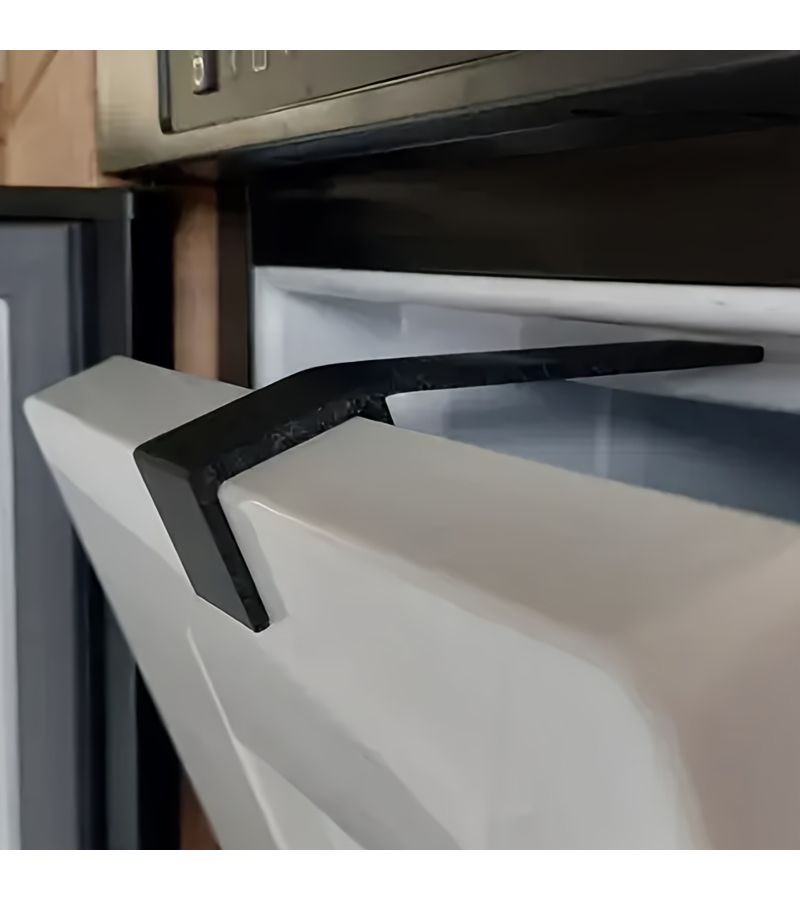 ماسورة باب الثلاجة السوداء الخاصة بالمركبات الترفيهية، تصميم مضغوط، سهلة التنظيف، شريط مانع للتسرب، مناسبة لمبرد السفر في الكارافان، أساسيات الهواء الطلق - Image 4