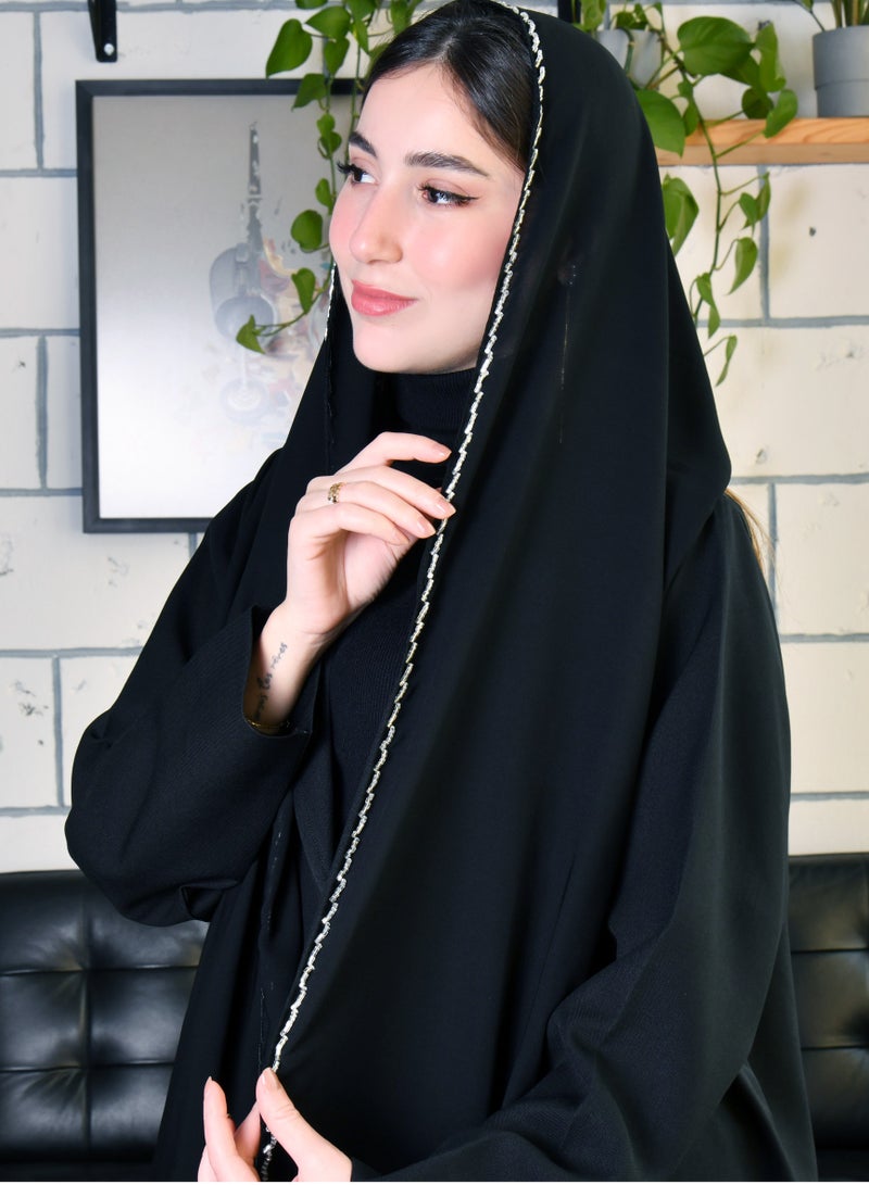 عبايات حوراء طرحه حرير سوداء مع شك فضي على الحافه - Image 3