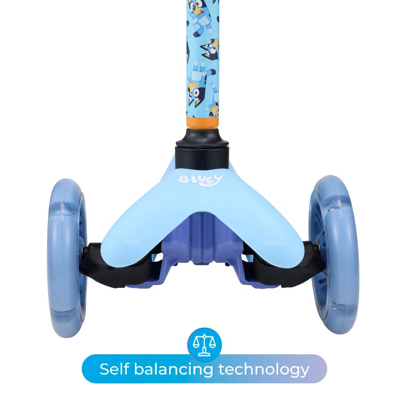 VOYAGER Bluey Self Balancing Kick Scooter with Light Up Wheels, Extra Wide Deck, 3 Wheel Platform, Foot Activated Brake, 75 lbs Limit, Kids & Toddlers Girls or Boys, for Ages 3 and Up - Image 5