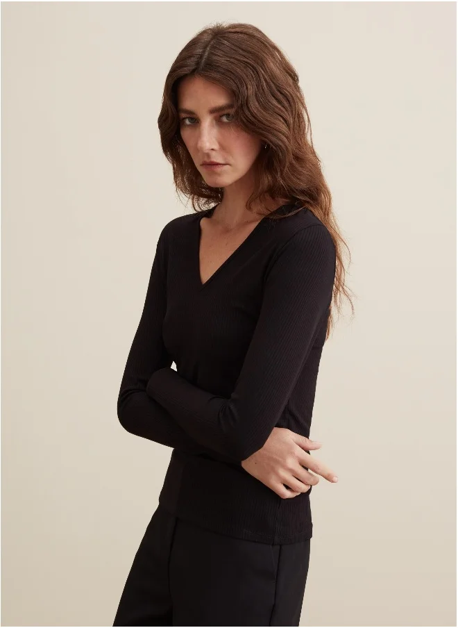 او في اس Ovs Long-Sleeved T-Shirt With V Neck
