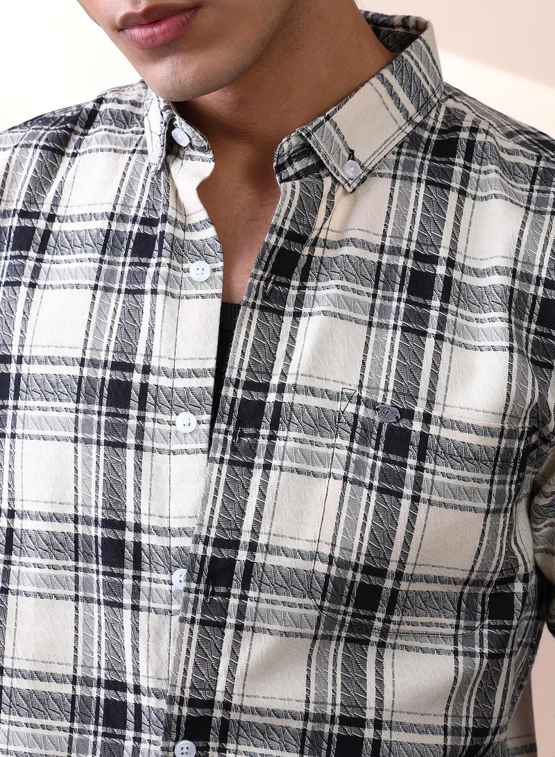 Campus Sutra Campus Sutra Men's Obsidian Black & Cream White Halo-Graph Regular Shirt For Casual Wear | Spread Collar | Long Cuffed Sleeves | Button Closure | Shirt Crafted With Comfort Fit For Everyday Wear