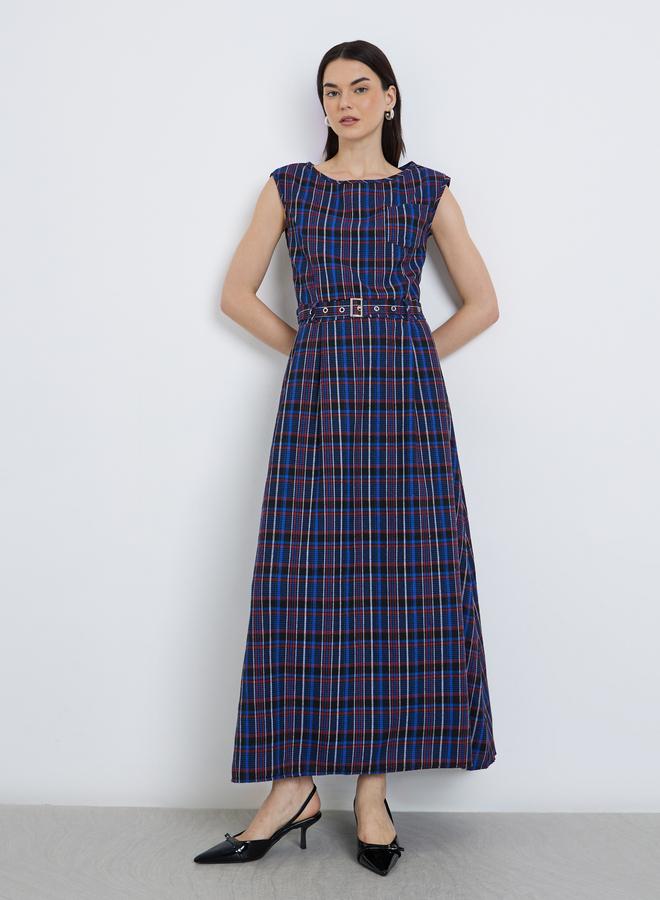 تايك تو فستان طويل بطبعة مربعات بدون أكمام - Image 3