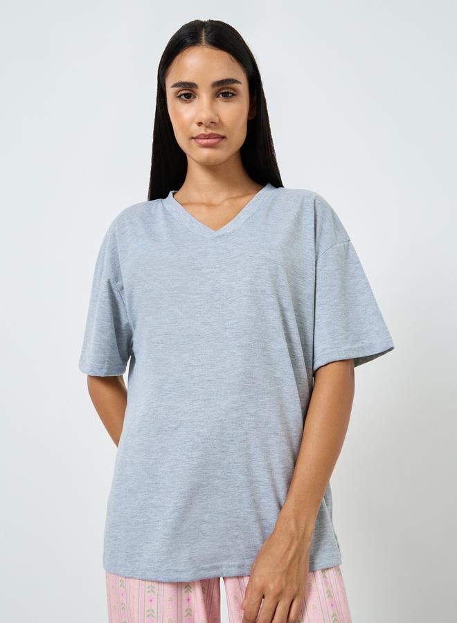 Styli V Neck Solid T-Shirt and Linear Floral Pyjama Set - Image 2