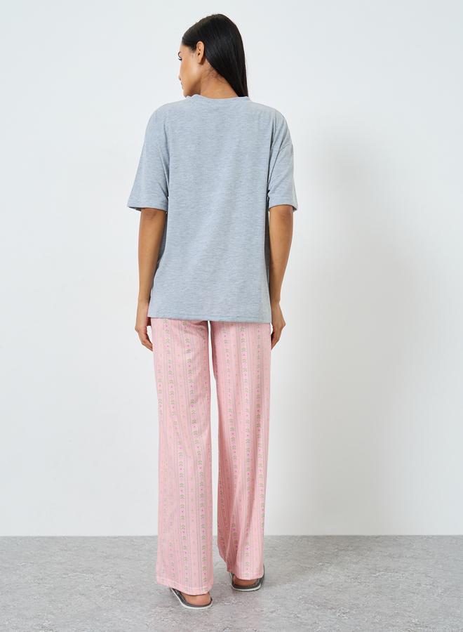 Styli V Neck Solid T-Shirt and Linear Floral Pyjama Set - Image 5