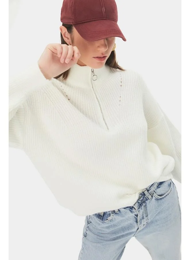 JUNE June Women Soft Texture Zippered Knitwear Sweater Ecru