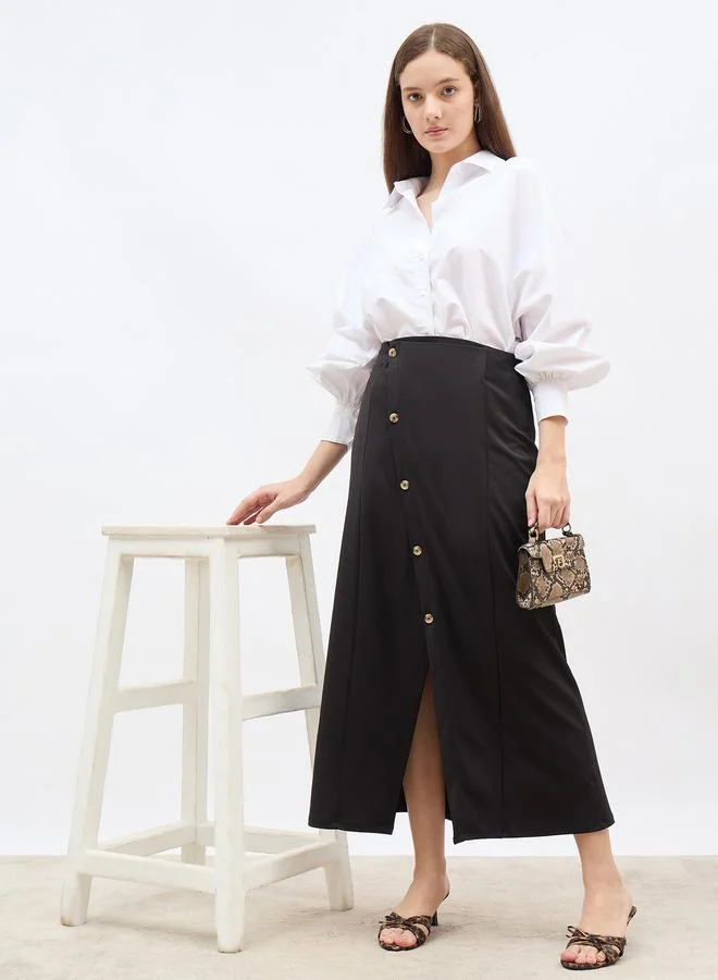 ستايلي تنورة ماكسي A-Line بياقة ملفوفة وأزرار من Styli