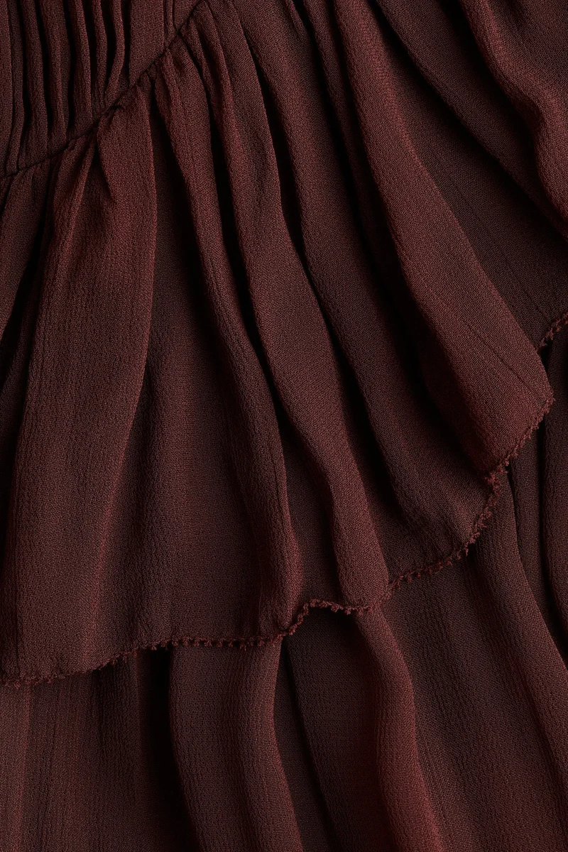 اتش اند ام فستان من الشيفون بتفاصيل مكشكشة